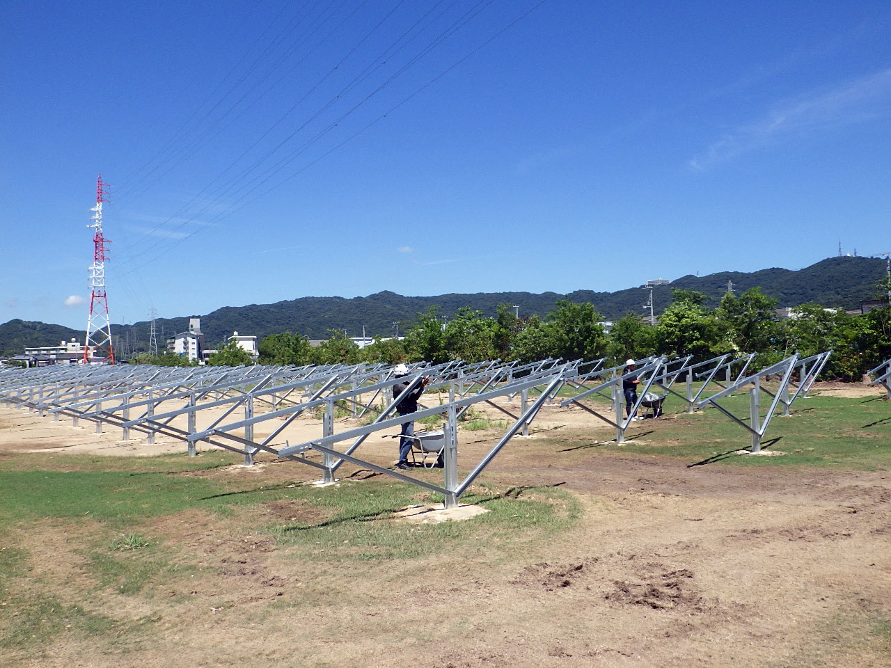 八万ゴルフ場太陽光発電所設置工事